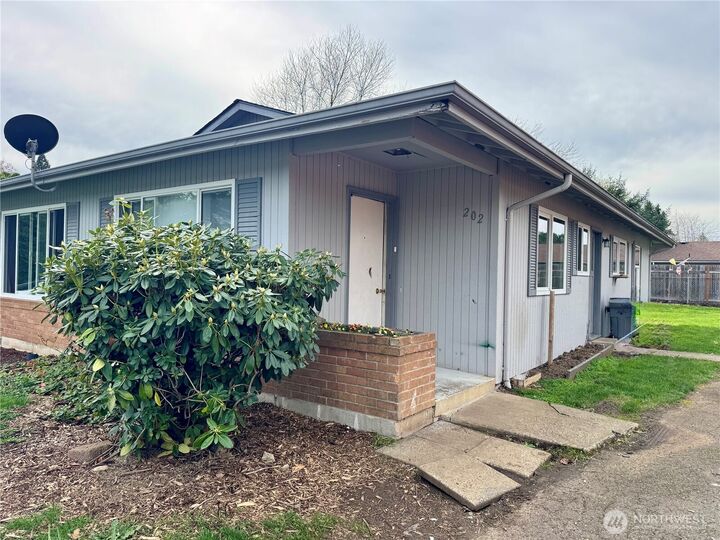 Property Photo:  202 SE 157th Avenue  WA 98684 