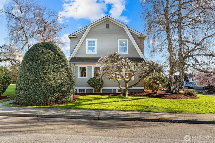 Property Photo: 1101 Grand Avenue WA 98201