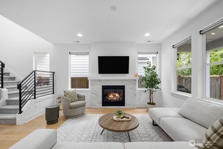 Property Photo:  5820  155th Street SW  WA 98026 