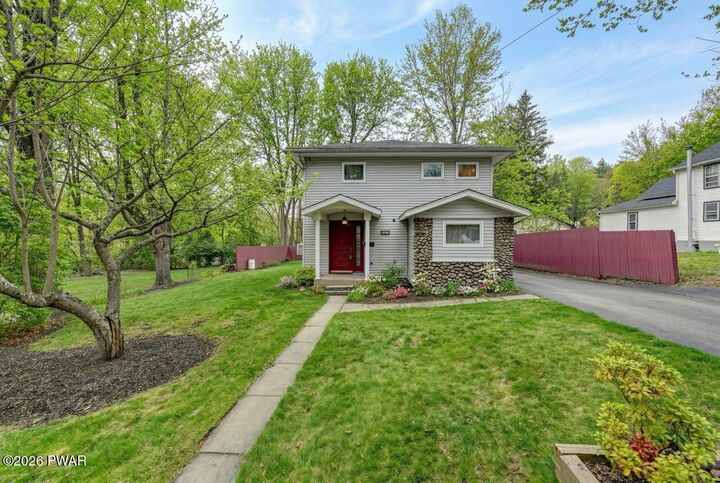 Property Photo:  211 Spruce Street  PA 18428 