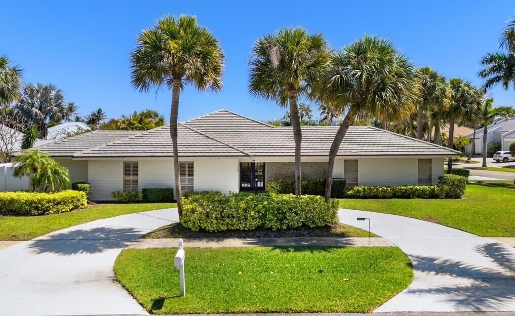 Property Photo:  108 Pegasus Drive  FL 33477 