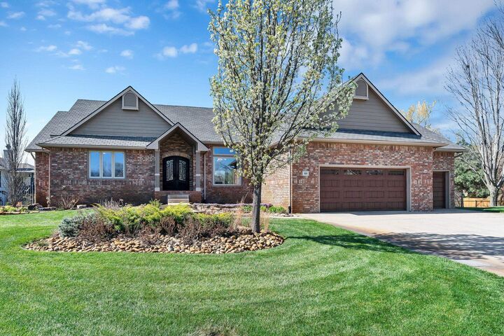 Property Photo: 121 S Breezy Pointe Ct KS 67235