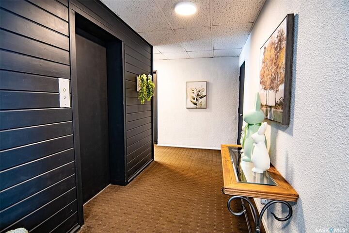 Property Photo: 699 28th Street W 202 SK S6V 5E6