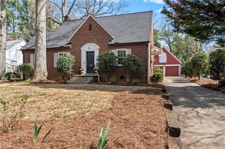 Property Photo:  805 Magnolia Street  NC 27103 