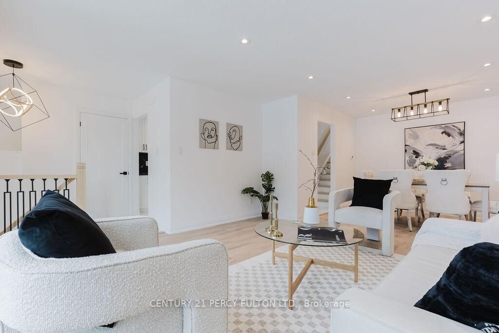 Property Photo:  11 Bay Crest Drive  ON L6Z 1H5 