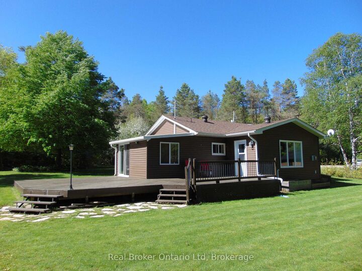 16 Twin River Drive N — photo 1