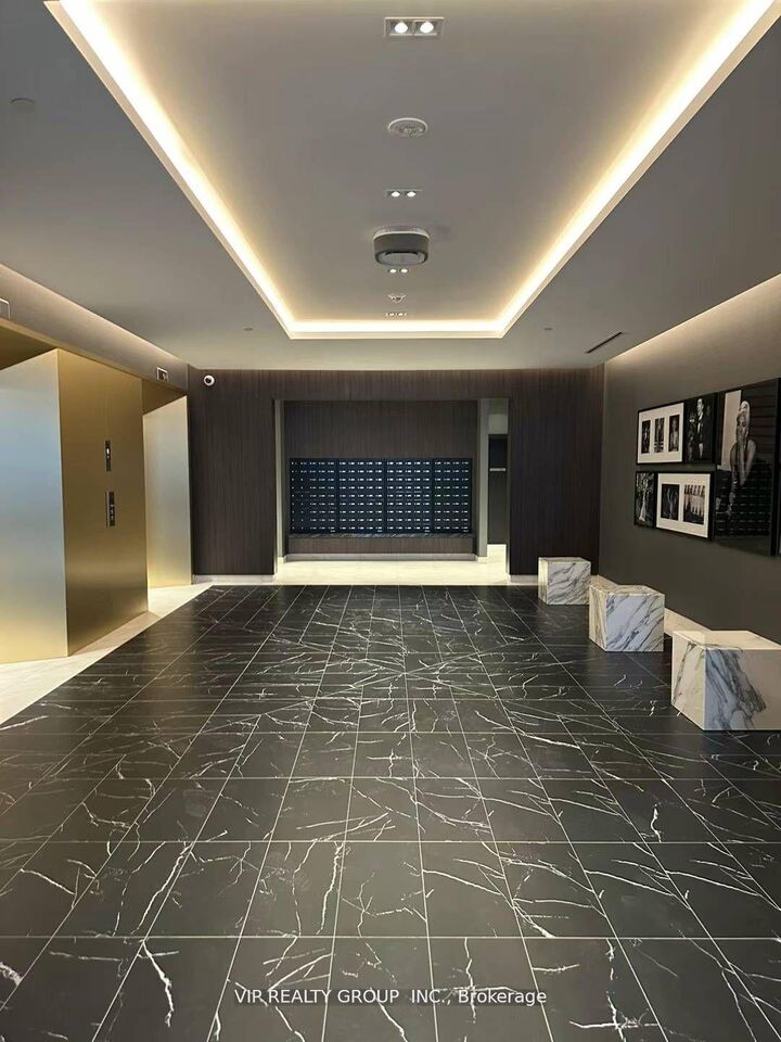 Property Photo:  500 Dupont Street 421  ON M6G 0B8 