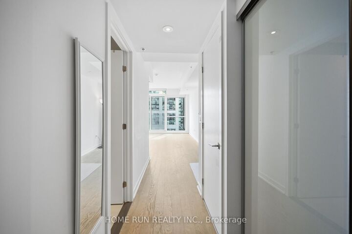 Property Photo: 199 Slater Street 1007 ON K1P 0C8
