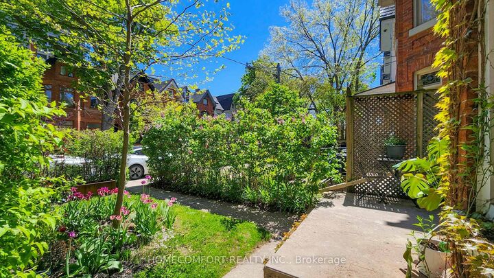 Property Photo: 230 Robert Street ON M5S 2K7