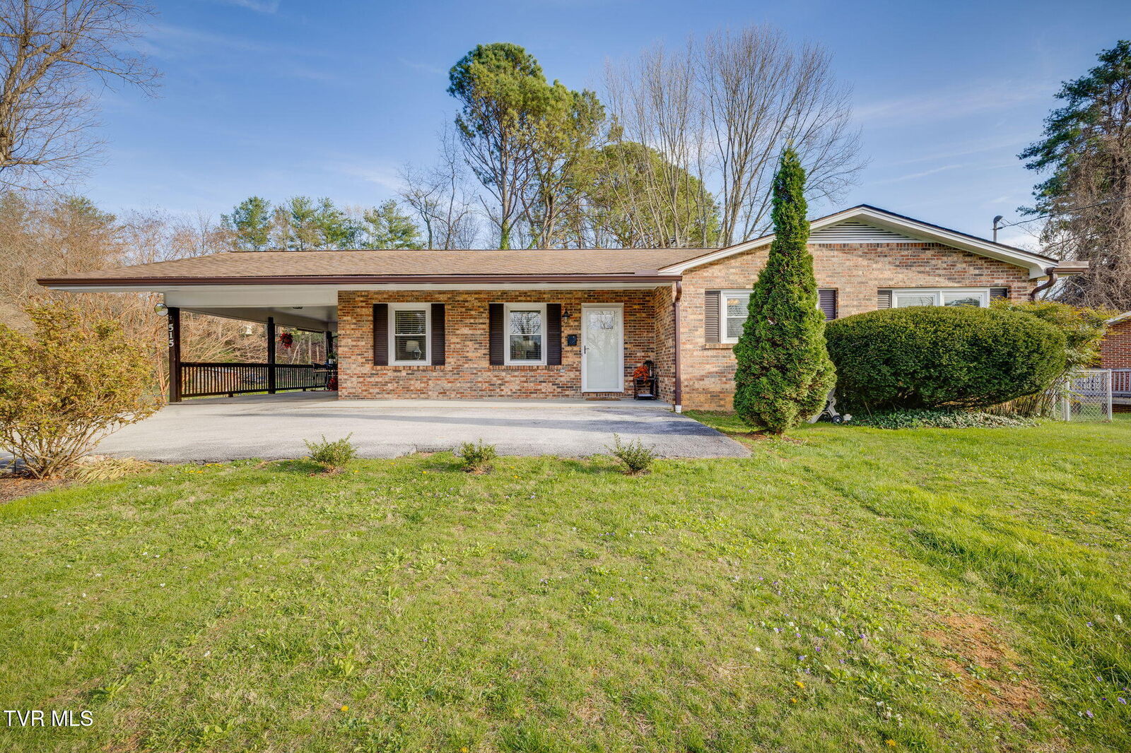 Property Photo:  515 Ravenwood Drive  TN 37604 