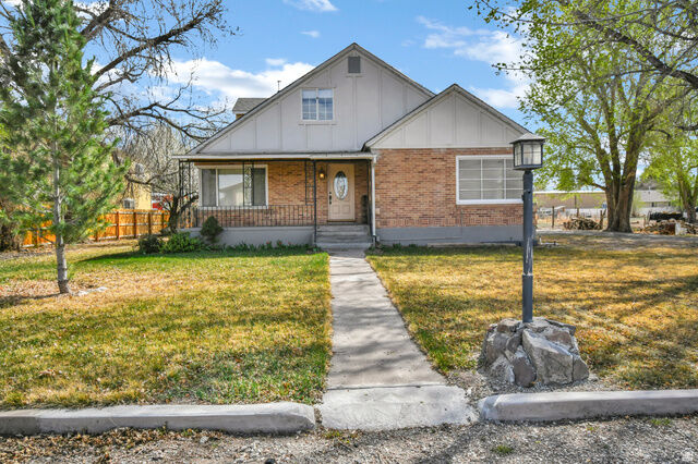 Property Photo: 60 E 200 N UT 84754
