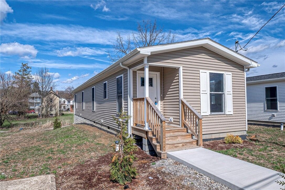 Property Photo:  453 Motheral Ave  PA 15605 