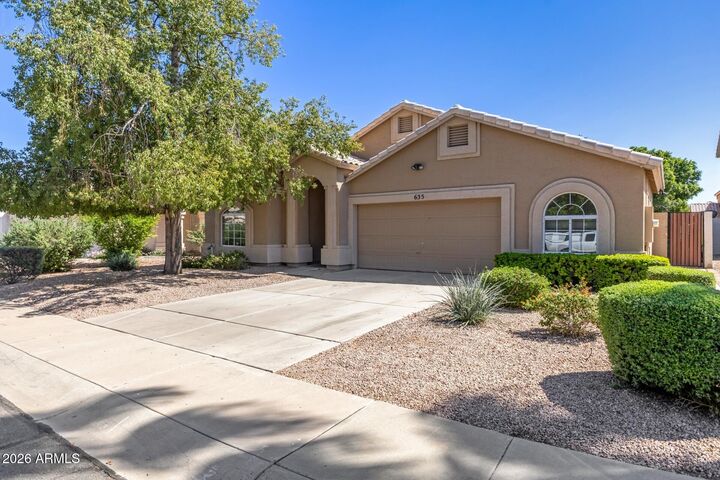 Property Photo:  635 W Ensueno Court  AZ 85233 
