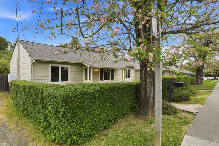 Property Photo: 2166 5th Avenue CA 94901