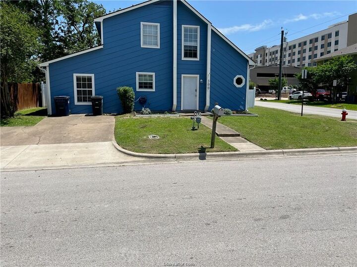 Property Photo: 300 Cooner Street TX 77840