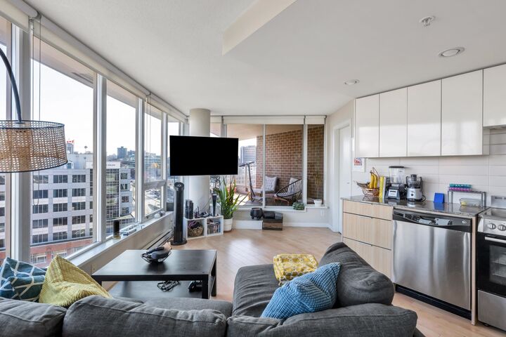 Property Photo: 445 W 2nd Avenue 1209 BC V5Y 0E8
