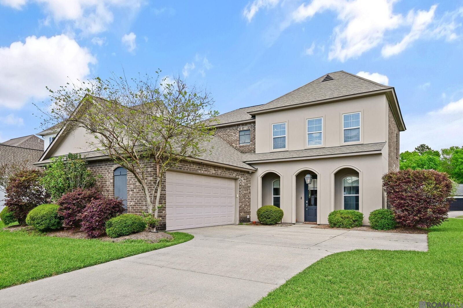 Property Photo: 2347 Morningbrook Dr LA 70816