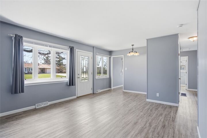 Property Photo:  642 Old Marion Road NE  IA 52402 