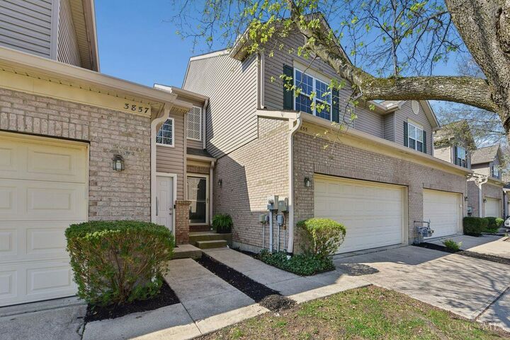 Property Photo:  3855 Thorngate Drive  OH 45040 