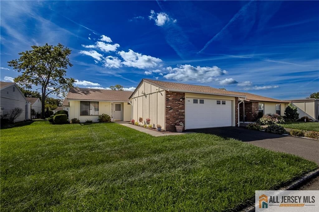 Property Photo: 30 Larch Plaza 30A NJ 08831