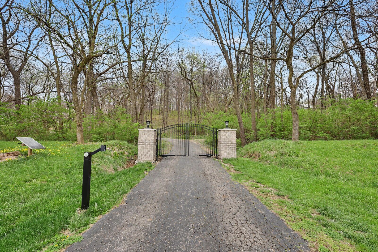 Property Photo: 10444 Dayton Cincinnati Pike OH 45342
