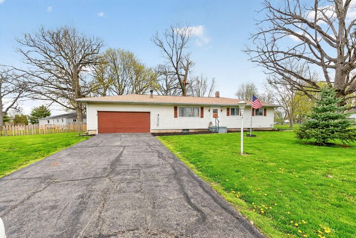 Property Photo:  1348 Hickory Drive  OH 43302 