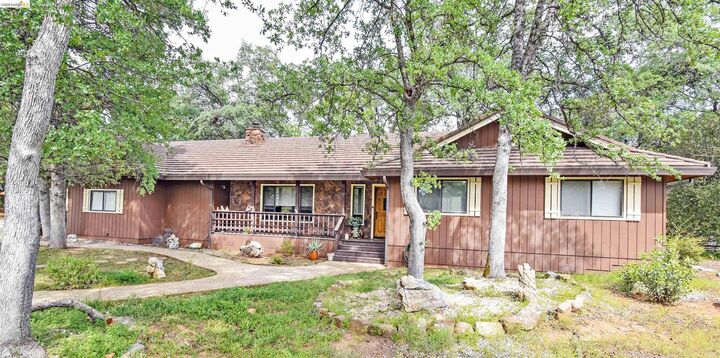 Property Photo:  15 Roble Rd  CA 95370 