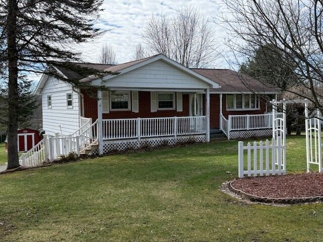 Property Photo:  12986 Park Lane Drive  PA 16335 