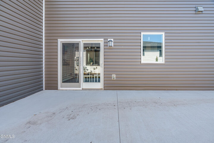 Property Photo:  4312 Downing Street  ND 58504 