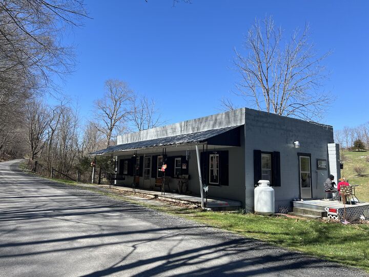 Property Photo:  7844 Knobs Rd  WV 24983 