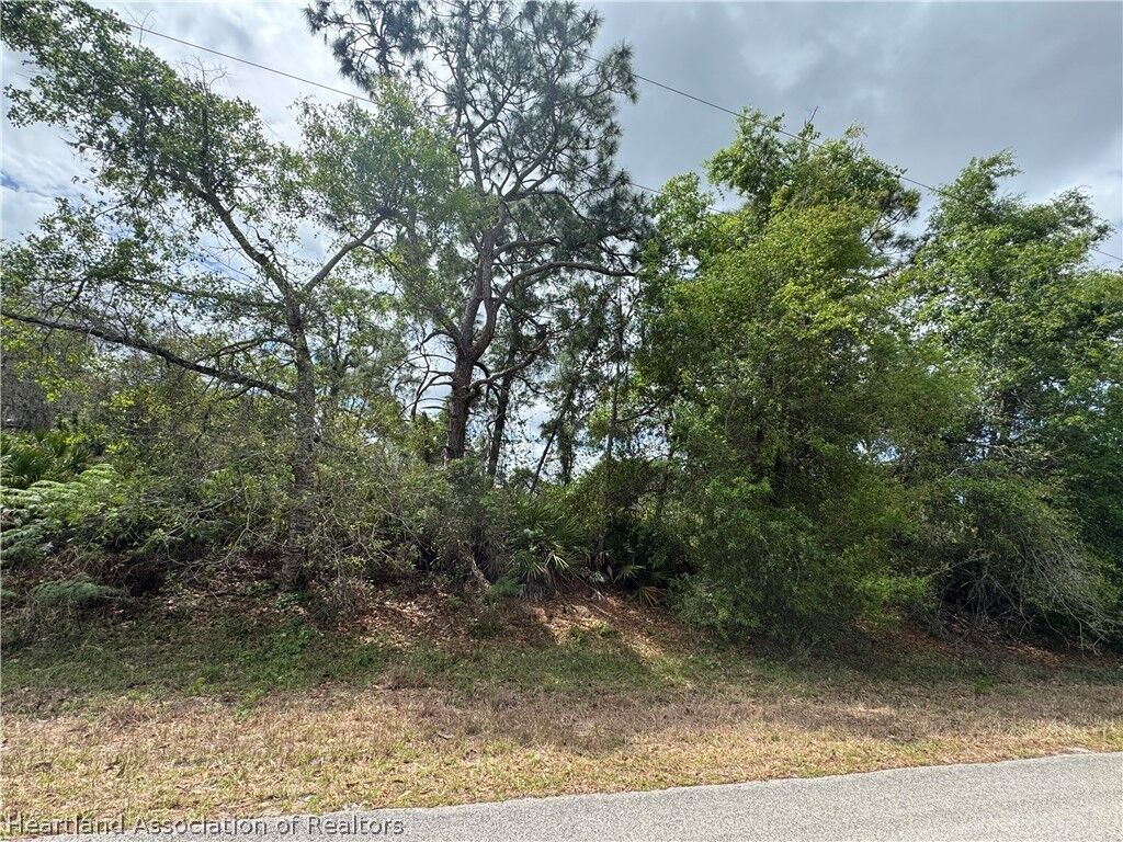 Property Photo: 3158 Locust Avenue FL 33852