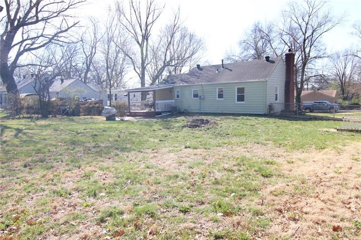 Property Photo: 310 W 98th Street MO 64114