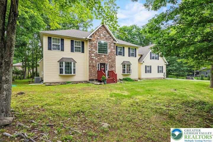 Property Photo:  210 Swartsburo Drive  PA 18371 