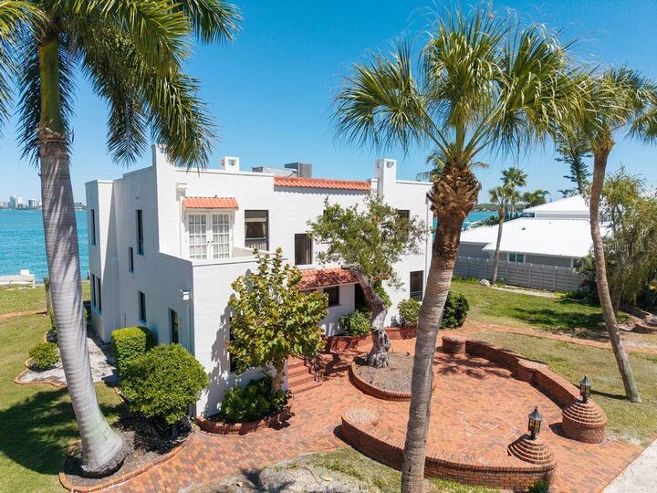 Property Photo:  679 Norsota Way  FL 34242 