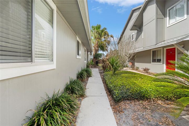 Property Photo:  623 Red Oak Circle 121  FL 32701 