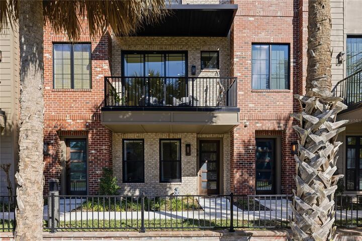 Property Photo:  64 N Park Avenue  FL 34787 