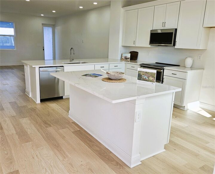 Property Photo:  17712 Broadleaf Loop  FL 34293 