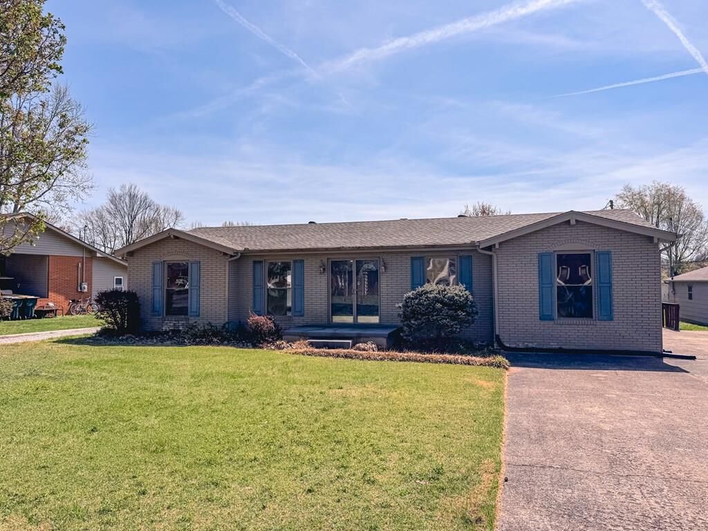 Property Photo: 740 Lightfoot Lane KY 42431