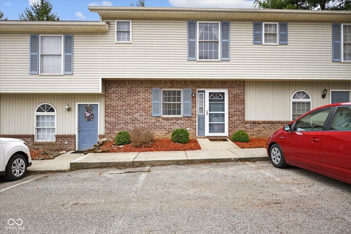 Property Photo:  896 E Sherwood Hills Drive  IN 47401 