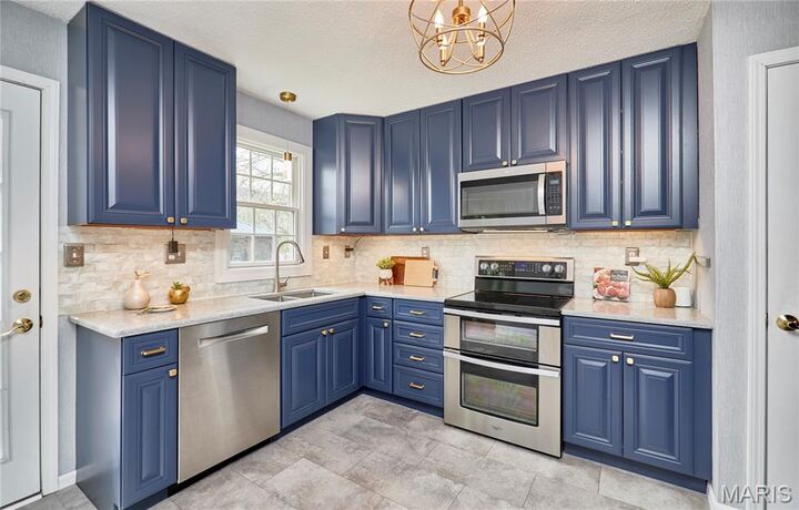 Property Photo:  11900 Grant Place  MO 63131 