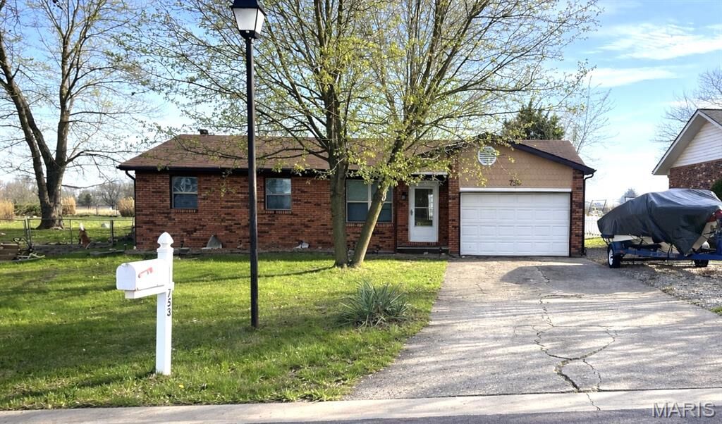 Property Photo:  753 Boulevard De Cannes  IL 62025 