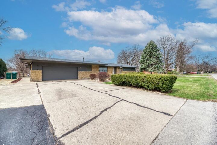 Property Photo:  407 Farmington Avenue  IL 60435 
