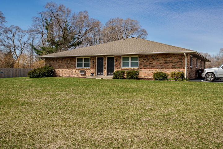 Property Photo:  