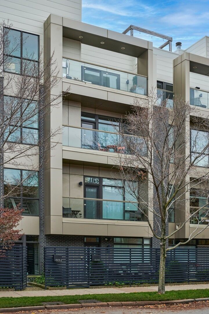 Property Photo:  1305 W Diversey Parkway 2  IL 60614 