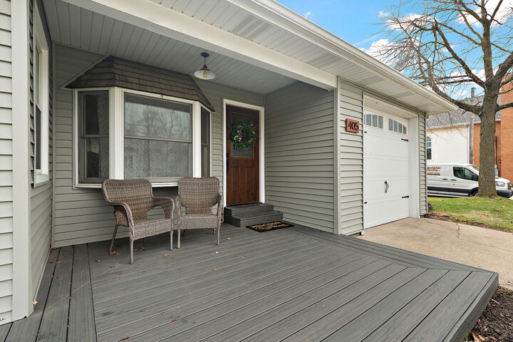 Property Photo:  