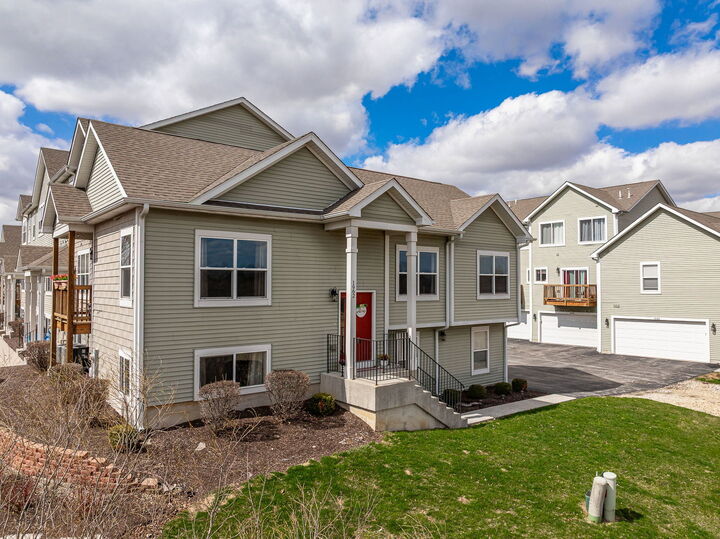 Property Photo:  1962 Rena Lane  IL 60560 