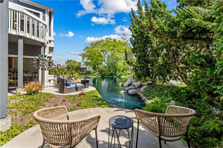 Property Photo:  8192 Sandcove Cir 106  CA 92646 
