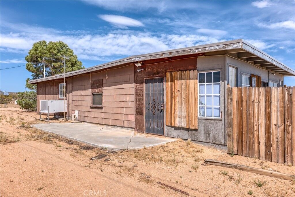 Property Photo:  2121 Cambria  CA 92285 