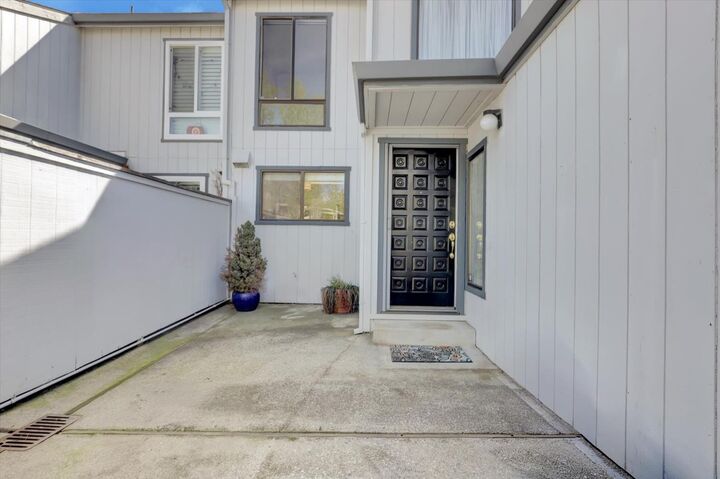 Property Photo:  233 Woodside Court  CA 95945 