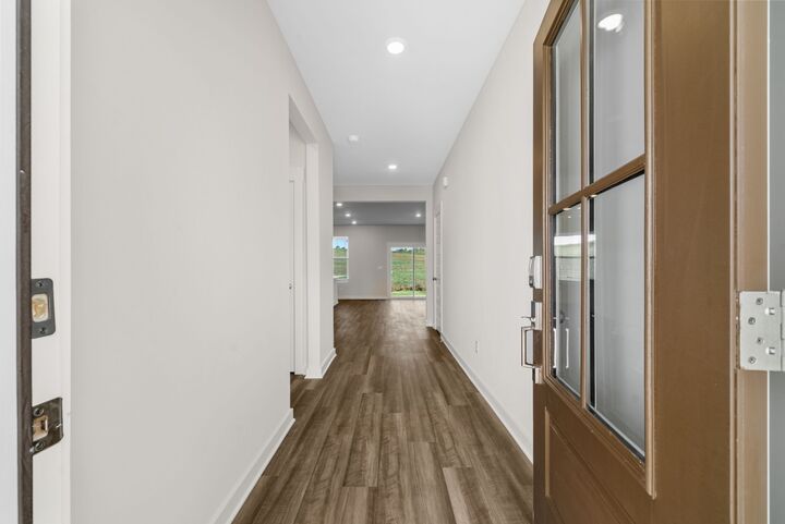 Property Photo:  887 Bur Oak Ct  TN 37043 